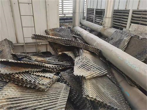 閉式冷卻塔排水不干凈會造成哪些嚴重的后果,閉式冷卻塔與開式冷卻塔的區別