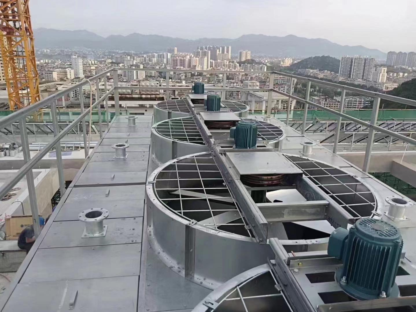 冷卻塔逆流生產(chǎn)(逆流閉式冷卻塔原理)