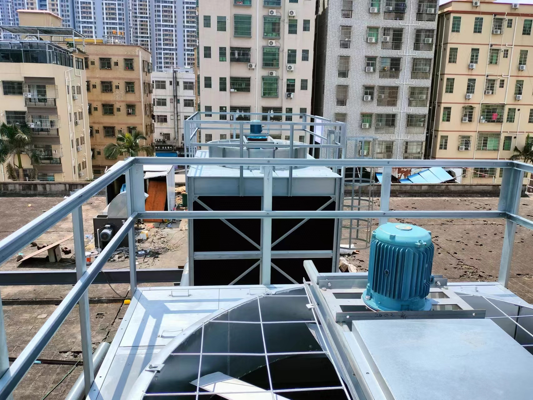 閉式冷卻塔冷卻效率降低的解決方法(電爐冷卻用閉式冷卻塔)